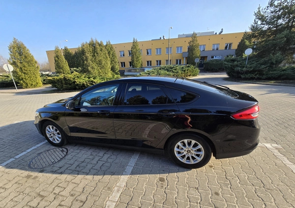 Ford Mondeo cena 62361 przebieg: 160000, rok produkcji 2019 z Kielce małe 407